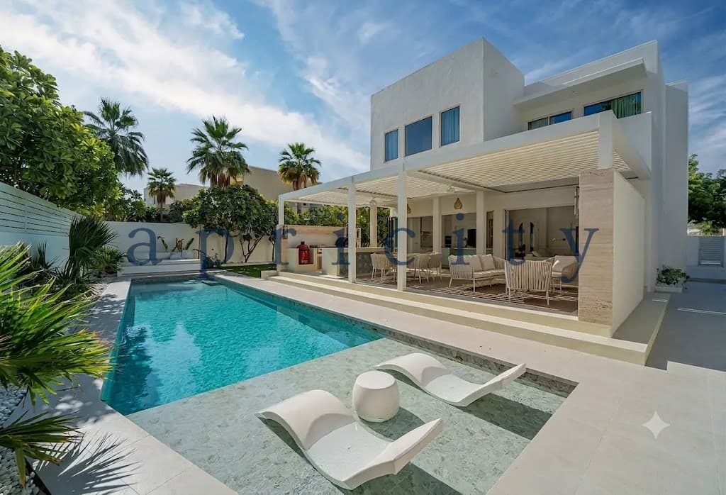 5 Bedrooms | Fully Upgraded | Large Plot
