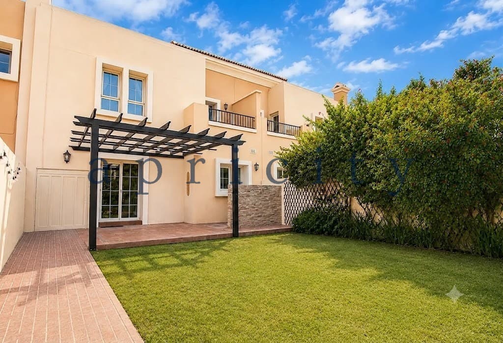 Opposite Pool & Park | 3M | Renovation Opportunity