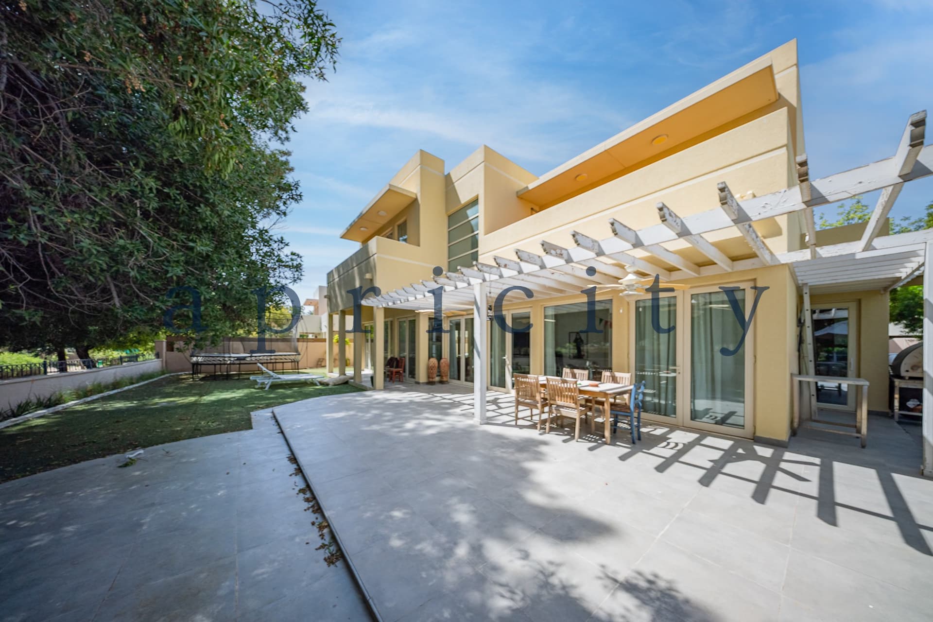 Exclusive | Close to Community Centre