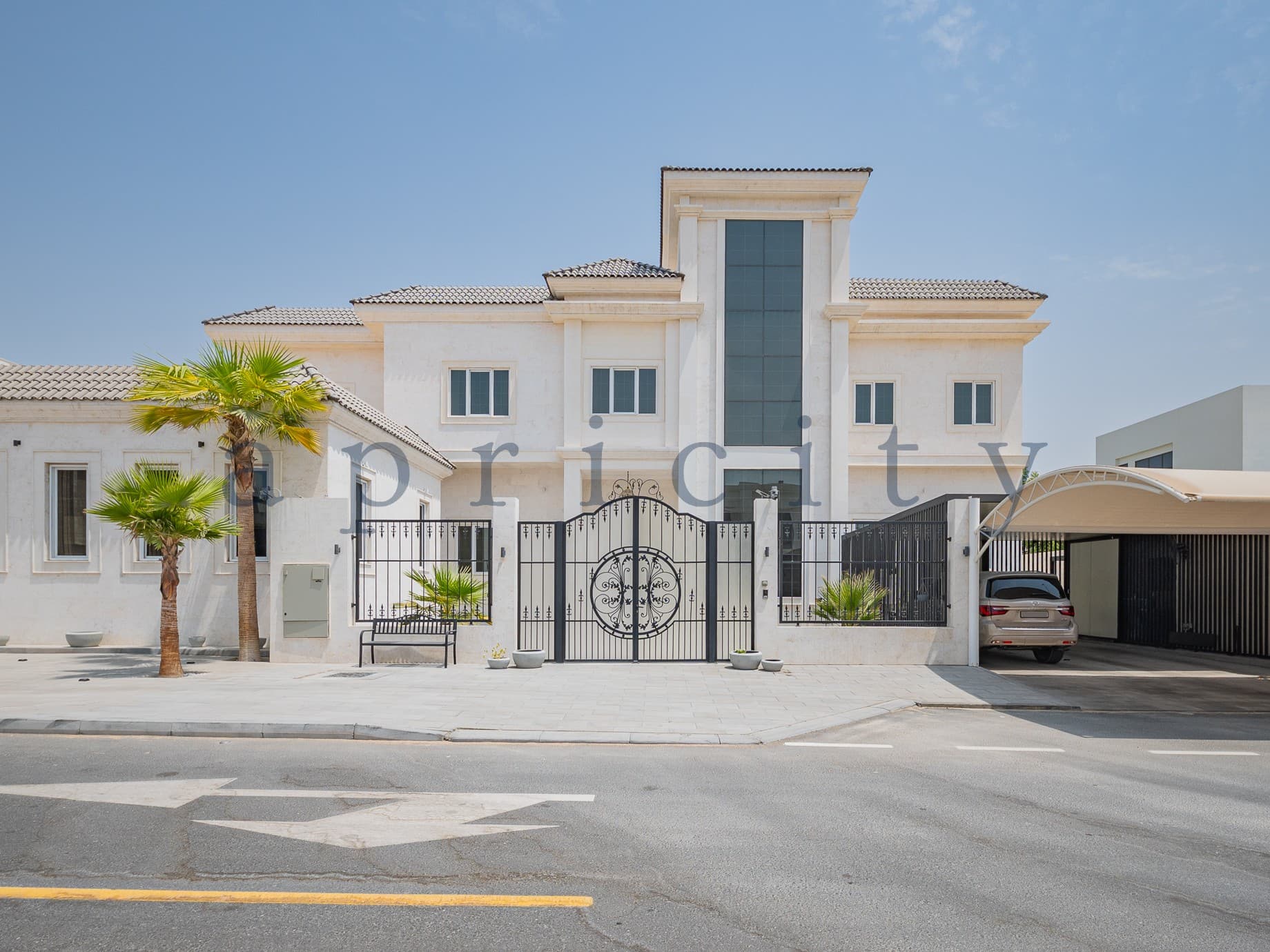 Luxury Villa | Private Garden | Huge Plot